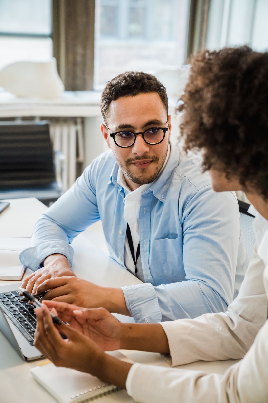 A bright meeting between a client and an account team