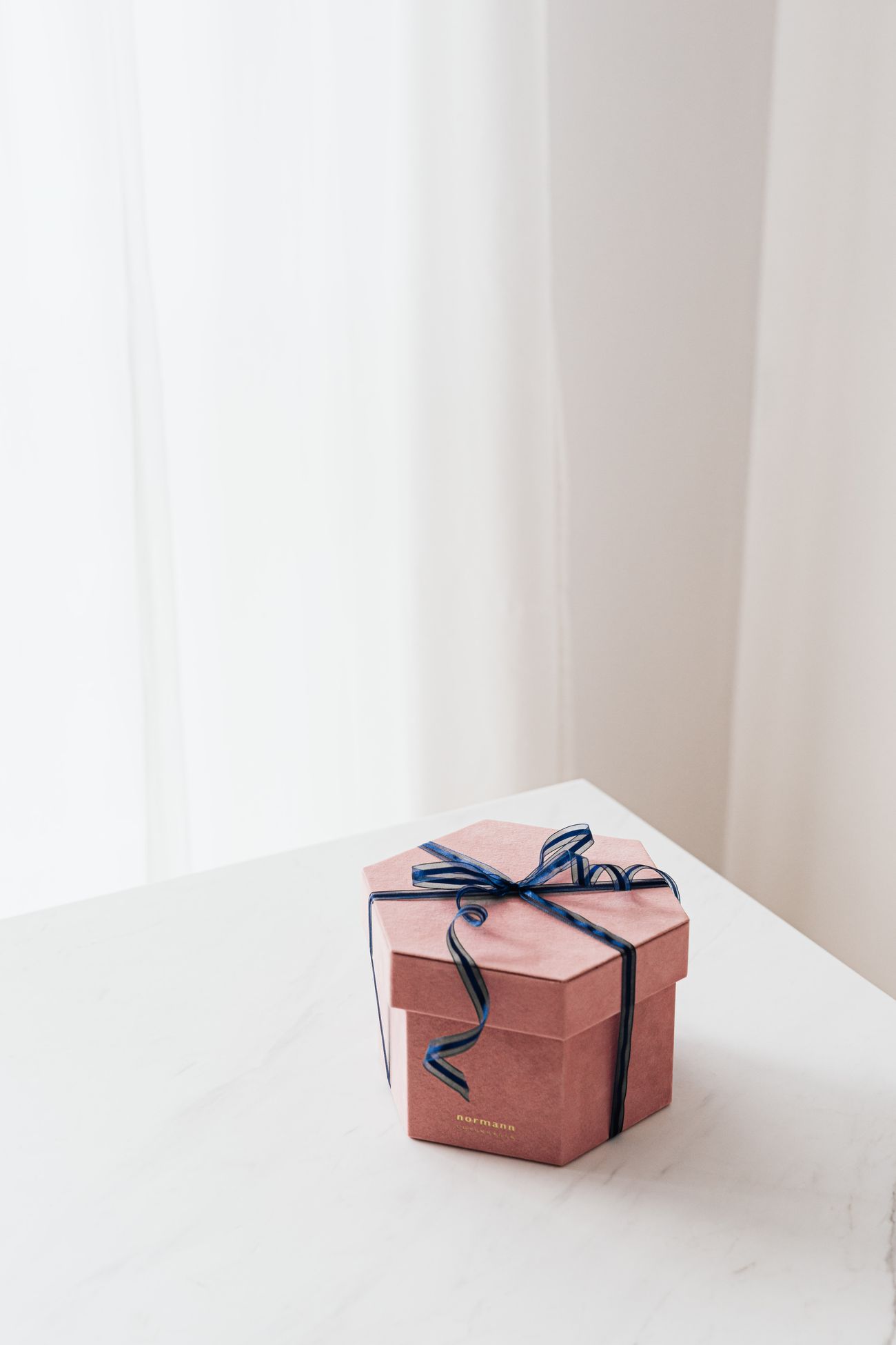 Curated Palo gifts laid out on a table with a handwritten card